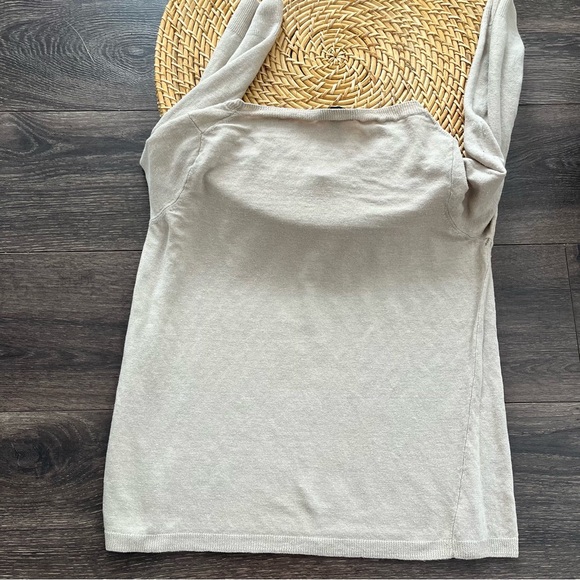 J Crew Beige Sweater size Small - Picture 2 of 2